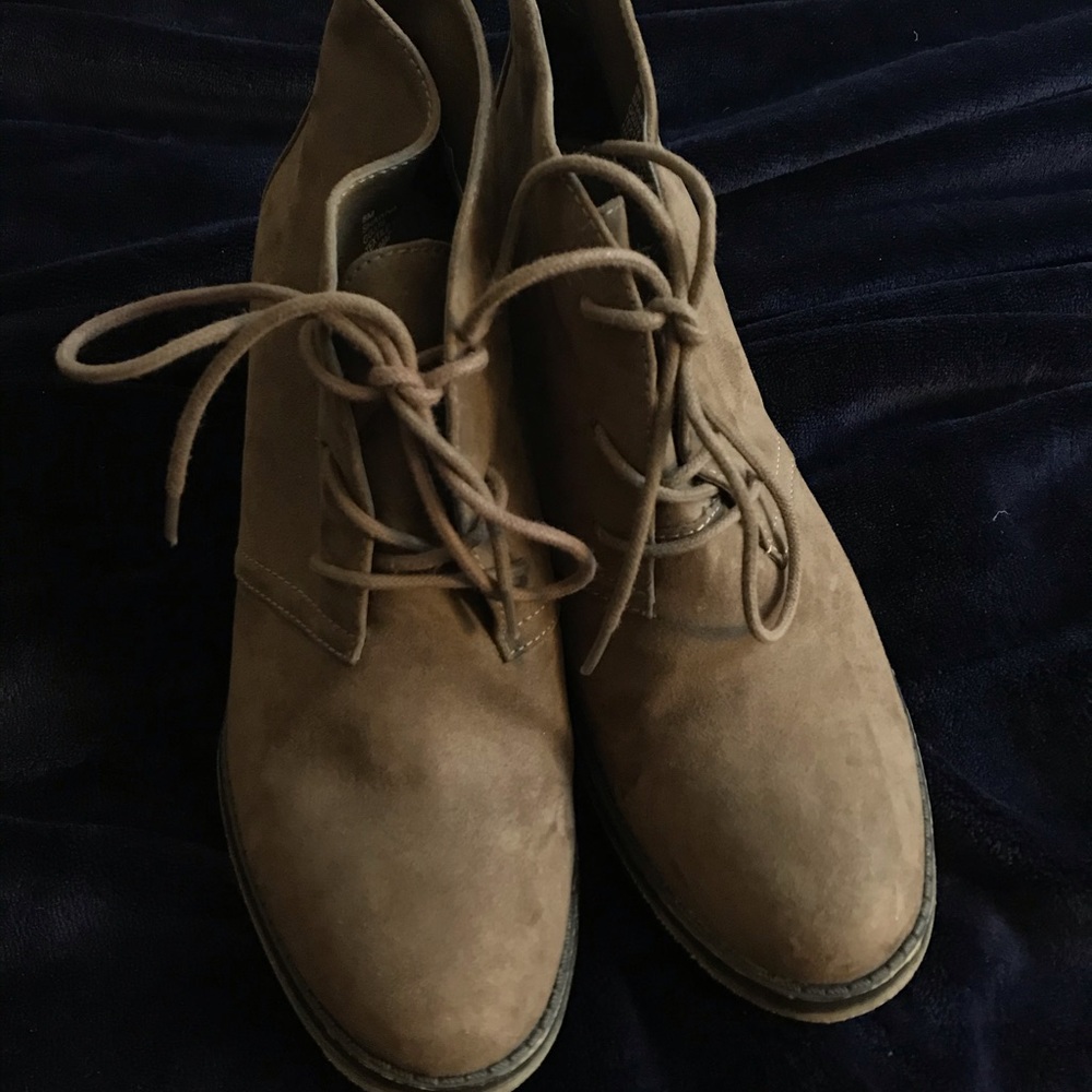 MIA brown high-heeled lace-up boot
